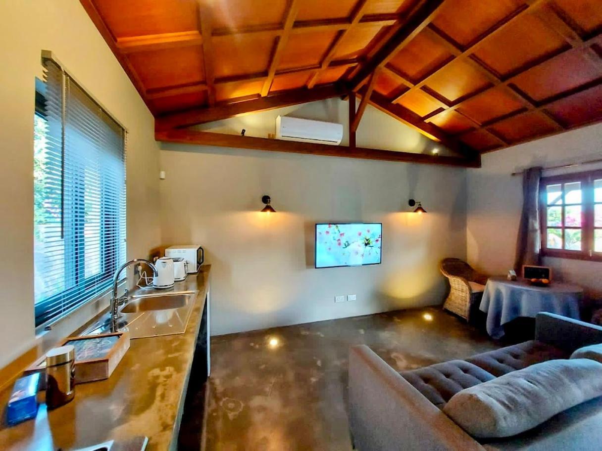 Lakaz Kannell - Vanilla Lodge, Secluded Outside Bath & Shower Infinity Pool เกป มาลเออเรอส์ ภายนอก รูปภาพ